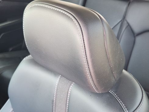 Used 2025 Honda Pilot EX-L image 14