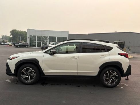 Used 2024 Subaru Crosstrek 2.0i Premium AWD/4WD image 4