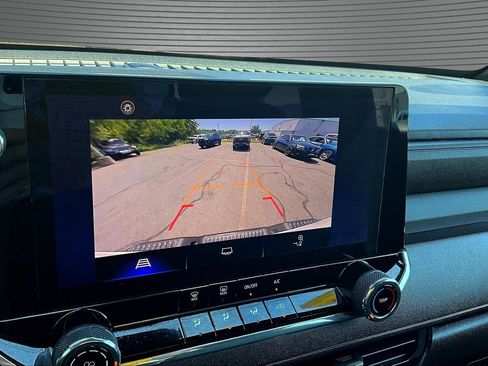 Used 2023 Chevrolet Colorado Trail Boss AWD/4WD image 10