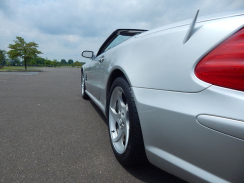 Used 2005 Mercedes-Benz SL 600 w/ AMG Sport Pkg image 48