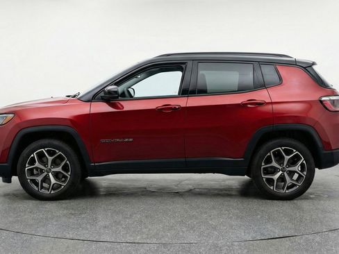 Used 2025 Jeep Compass Limited image 5