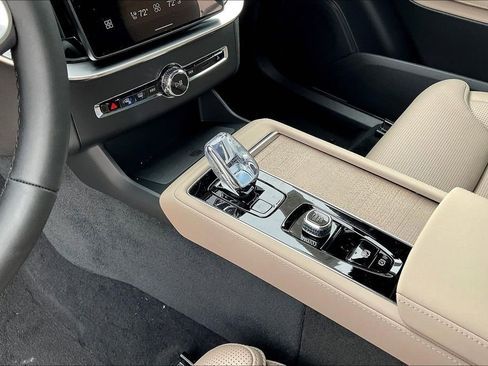 New 2026 Volvo XC90 B6 Ultra w/ Protection Package image 20
