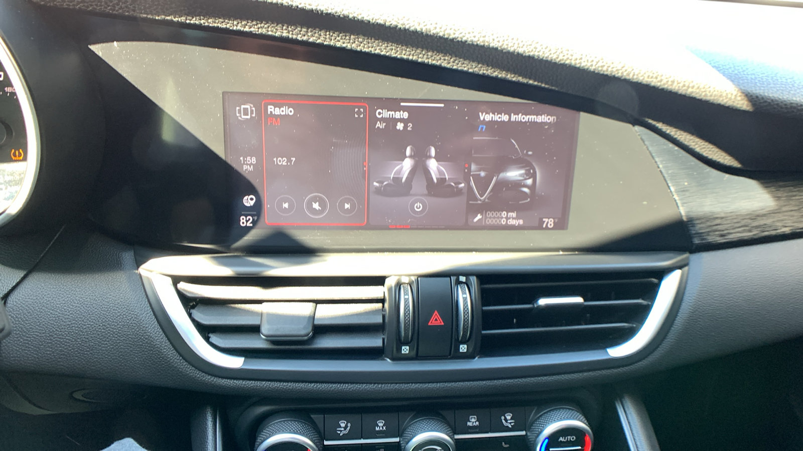 Used 2021 Alfa Romeo Giulia Sprint w/ Cold Weather Package AWD/4WD image 19