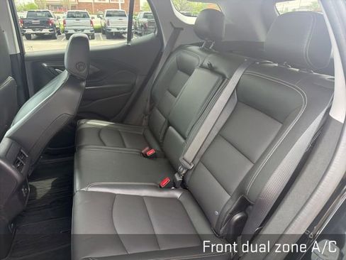 Used 2024 GMC Terrain SLT w/ Elevation Edition image 25