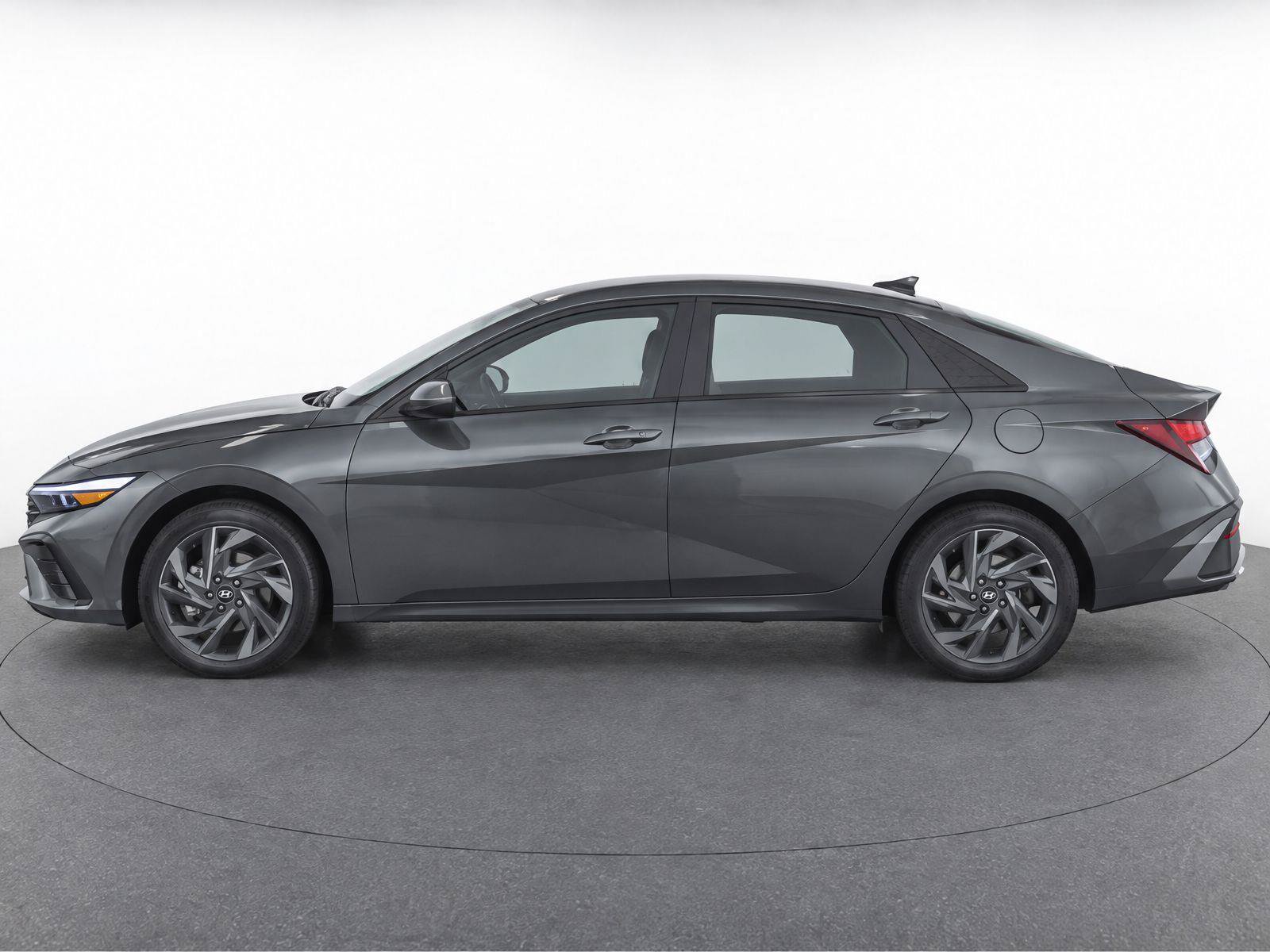 Used 2024 Hyundai Elantra SEL FWD image 6
