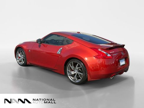 Used 2014 Nissan 370Z Touring w/ Sport Package RWD image 3