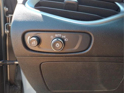 Used 2024 Chevrolet Malibu LT FWD image 18