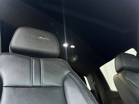 Used 2021 Chevrolet Silverado 1500 High Country w/ Technology Package image 17