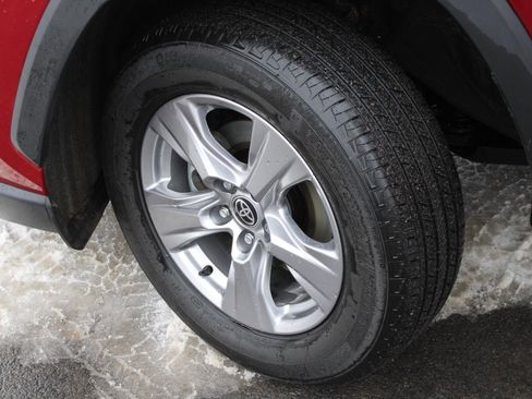 Used 2024 Toyota RAV4 XLE w/ Convenience Package image 19