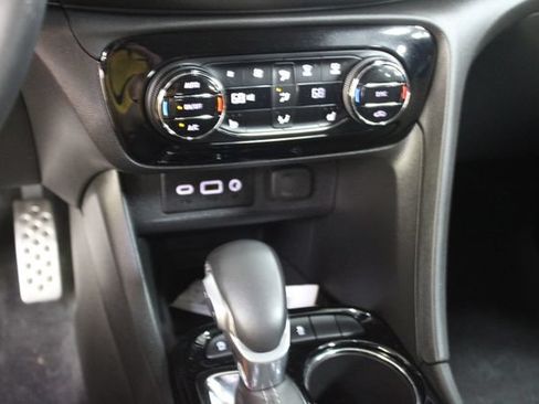 Used 2023 Buick Encore GX Select AWD/4WD image 20