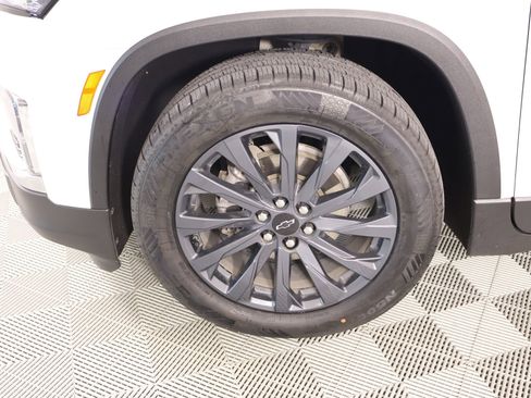 Used 2023 Chevrolet Traverse RS image 20