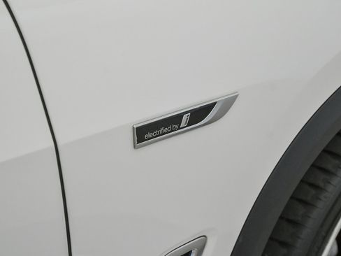 Used 2023 BMW X5 xDrive45e w/ Climate Comfort Package image 27