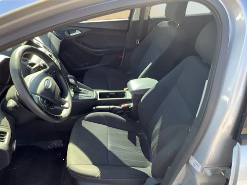 Used 2018 Ford Focus SE image 16