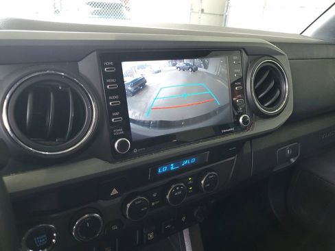 Used 2021 Toyota Tacoma TRD Sport AWD/4WD image 28