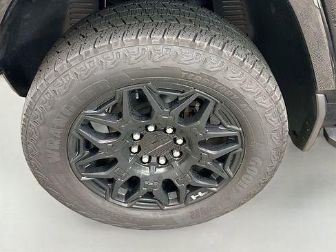 Used 2024 GMC Hummer EV 2X image 34