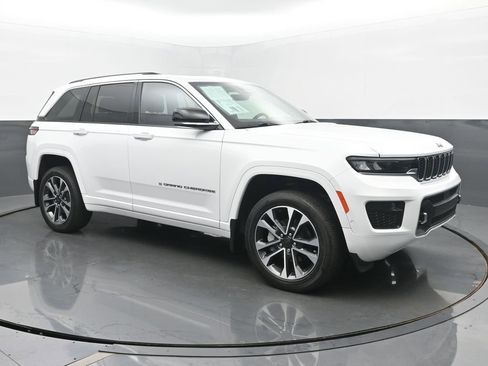 Used 2023 Jeep Grand Cherokee Overland image 7