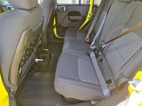 Used 2023 Jeep Gladiator Mojave w/ Cold Weather Group image 14