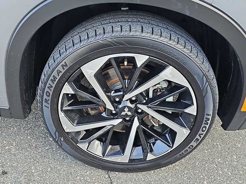 Used 2024 Mitsubishi Outlander SE image 8