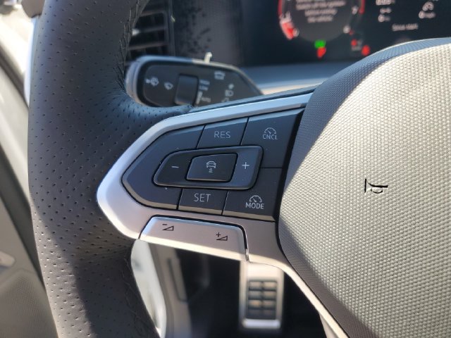 New 2026 Volkswagen Tiguan SE R-Line FWD image 26