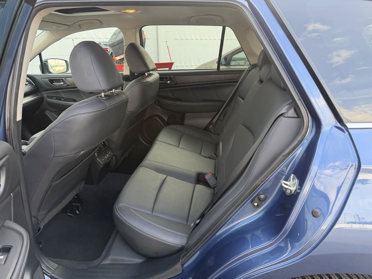 Used 2019 Subaru Outback 2.5i Limited AWD/4WD image 17