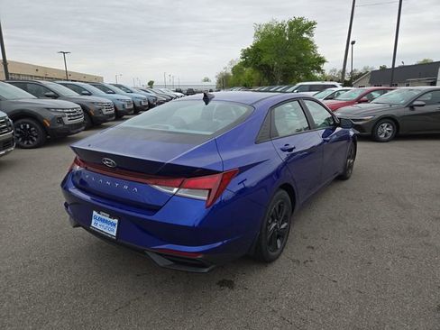 Used 2023 Hyundai Elantra SEL FWD image 6