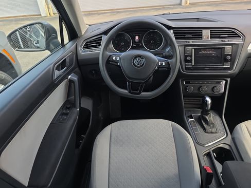 Used 2020 Volkswagen Tiguan S image 16