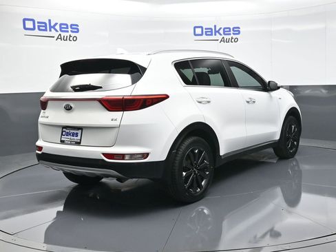 Used 2018 Kia Sportage EX w/ EX Sport Appearance Package image 8