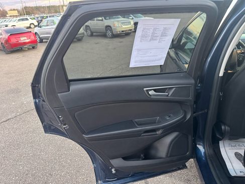 Used 2017 Ford Edge SE image 13
