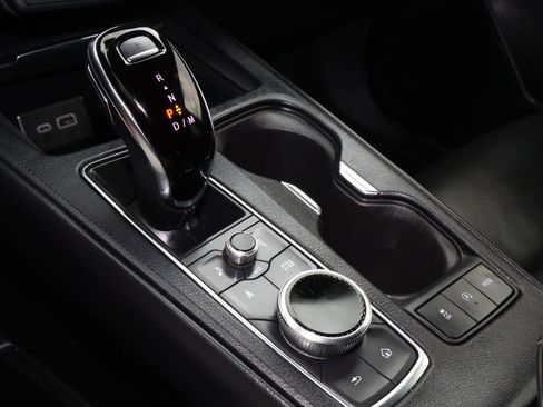 Used 2024 Cadillac XT4 Luxury w/ Cold Weather Package image 31