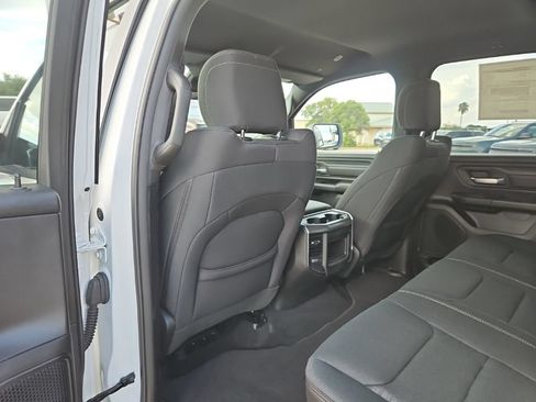 New 2026 RAM 1500 Express AWD/4WD image 17