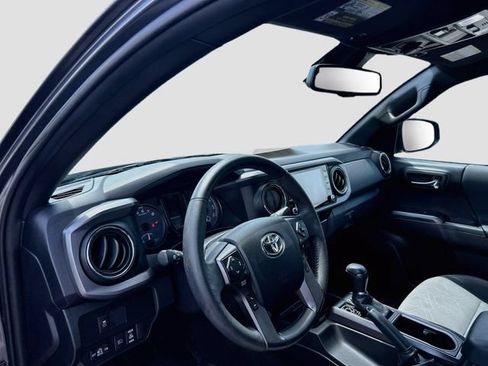 Used 2021 Toyota Tacoma TRD Off-Road AWD/4WD image 6