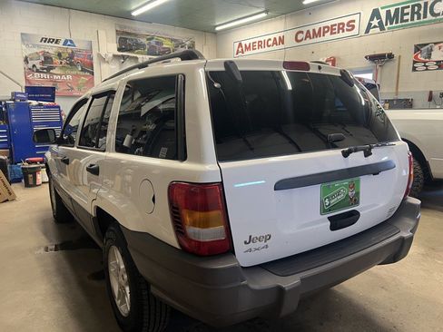 Used 2004 Jeep Grand Cherokee Laredo w/ Tan Your Hide Group image 4