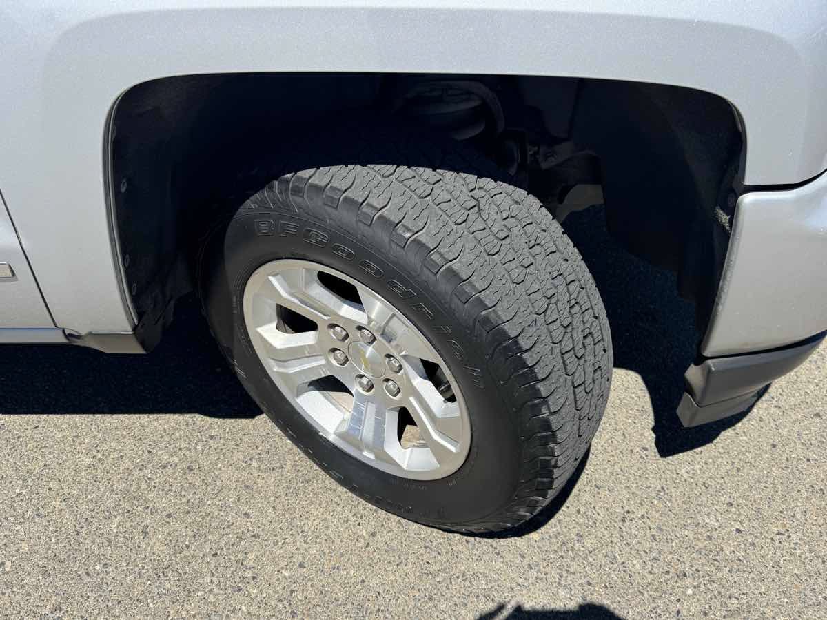Used 2017 Chevrolet Silverado 1500 LTZ Z71 w/ LTZ Plus Package AWD/4WD image 39