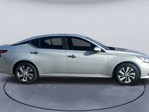 Used 2019 Nissan Altima 2.5 S image 3
