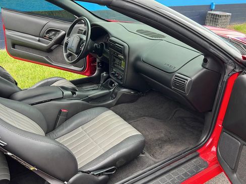 Used 2002 Chevrolet Camaro Z28 w/ SS Performance/Appearance Pkg RWD image 14