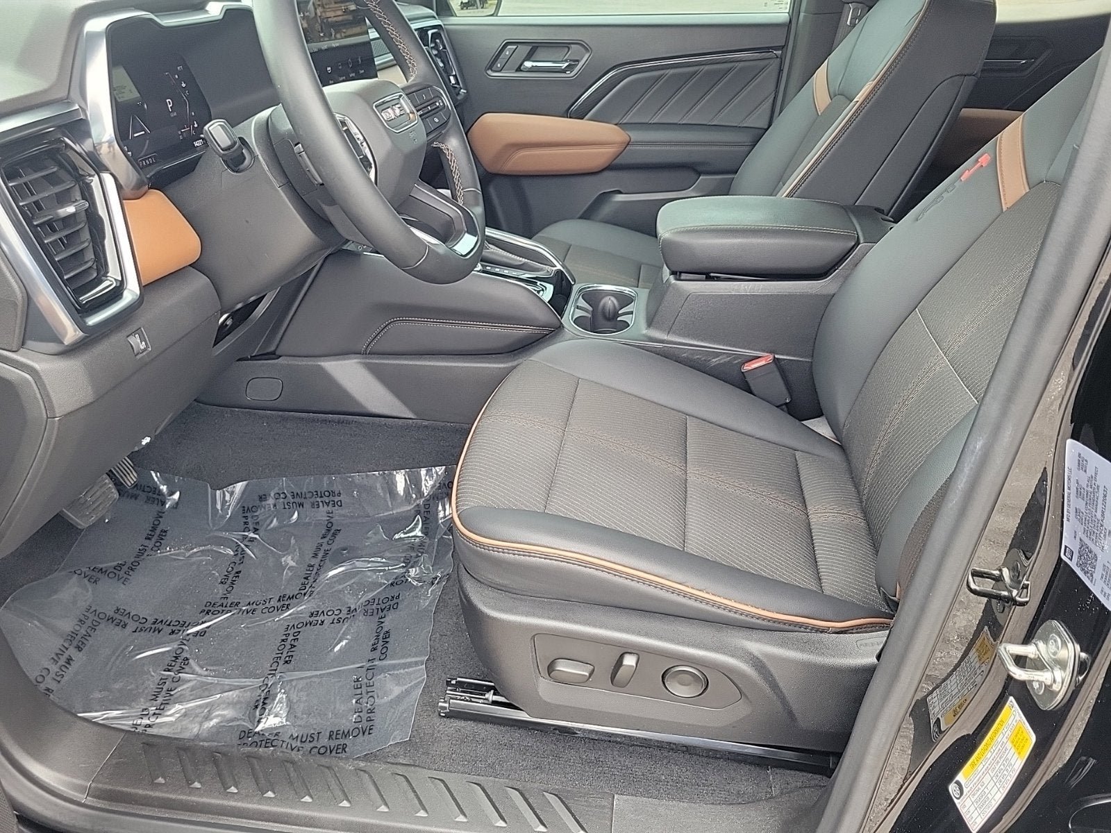 Used 2024 GMC Canyon AT4 w/ Technology Package AWD/4WD image 12
