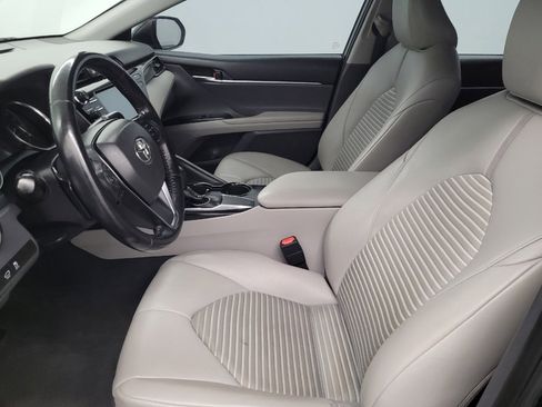Used 2019 Toyota Camry SE FWD image 17