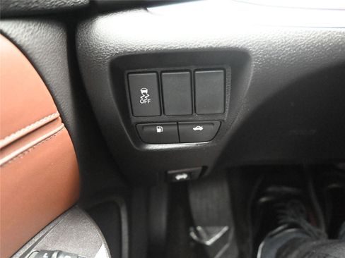 Used 2015 Acura TLX image 18