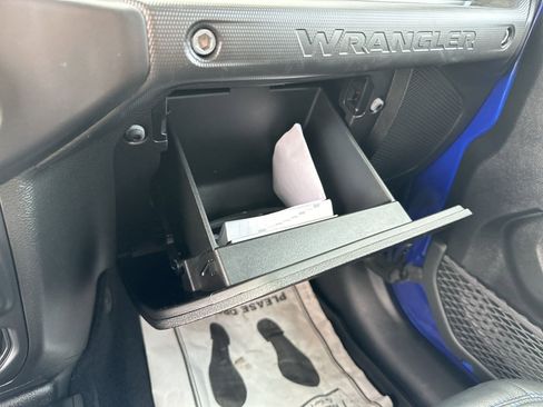 Used 2020 Jeep Wrangler Sport image 23