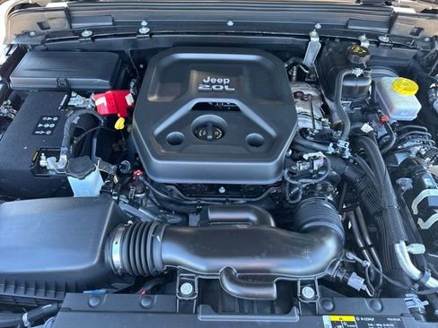 Used 2019 Jeep Wrangler Sport S image 20