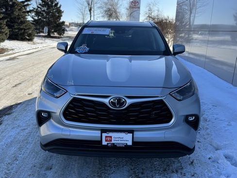 Used 2022 Toyota Highlander XLE image 40