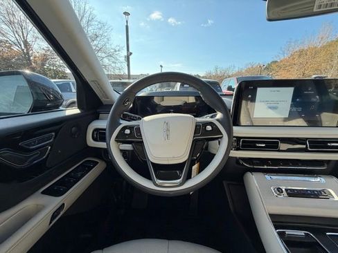 New 2026 Lincoln Aviator Reserve w/ Jet Appearance Package image 9