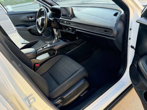 Used 2023 Honda HR-V Sport image 10