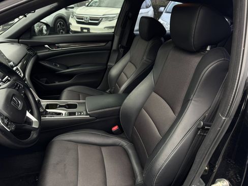 Used 2018 Honda Accord Sport image 10