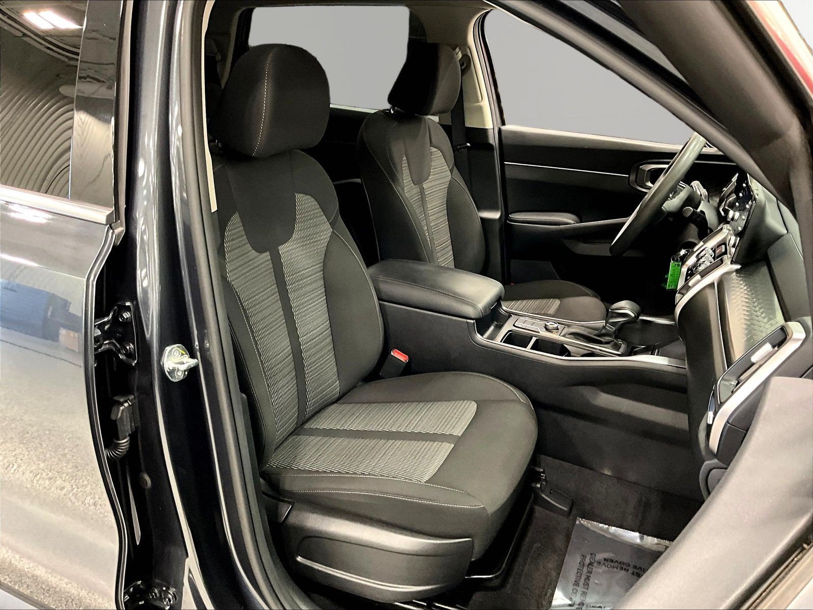 Used 2023 Kia Sorento LX AWD/4WD image 29