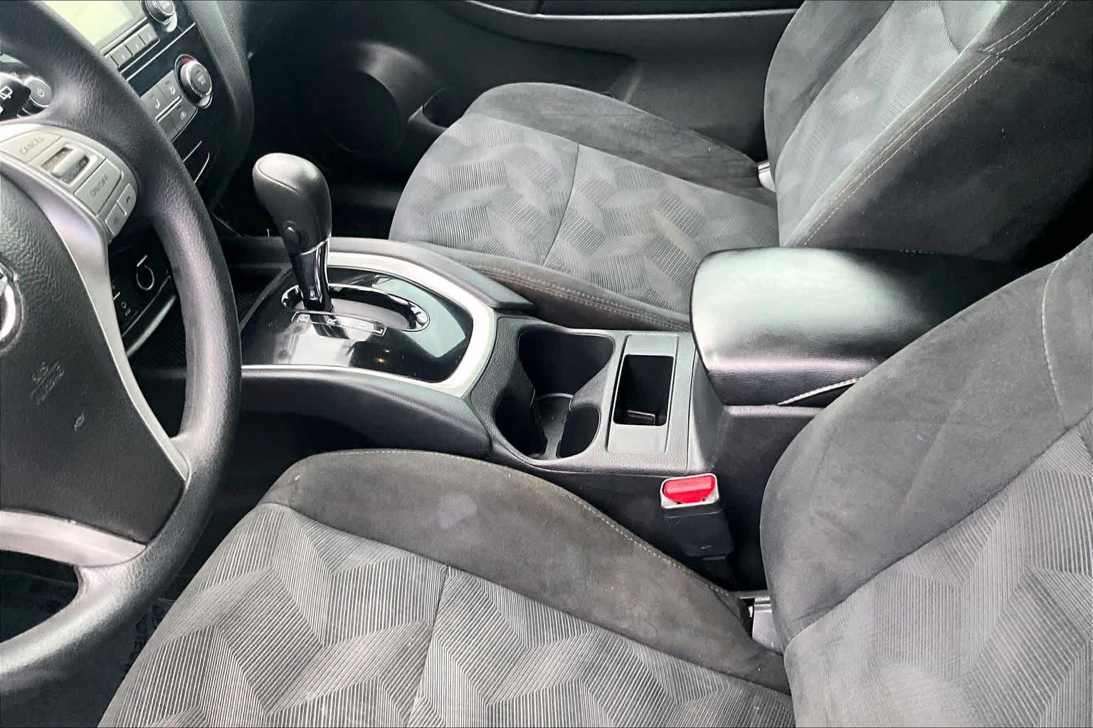 Used 2016 Nissan Rogue S AWD/4WD image 17