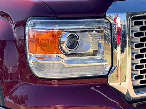 Used 2015 GMC Sierra 1500 Denali w/ Driver Alert Package AWD/4WD image 28