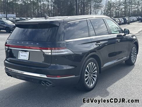 Used 2023 Lincoln Aviator Reserve w/ Equipment Group 201A image 2