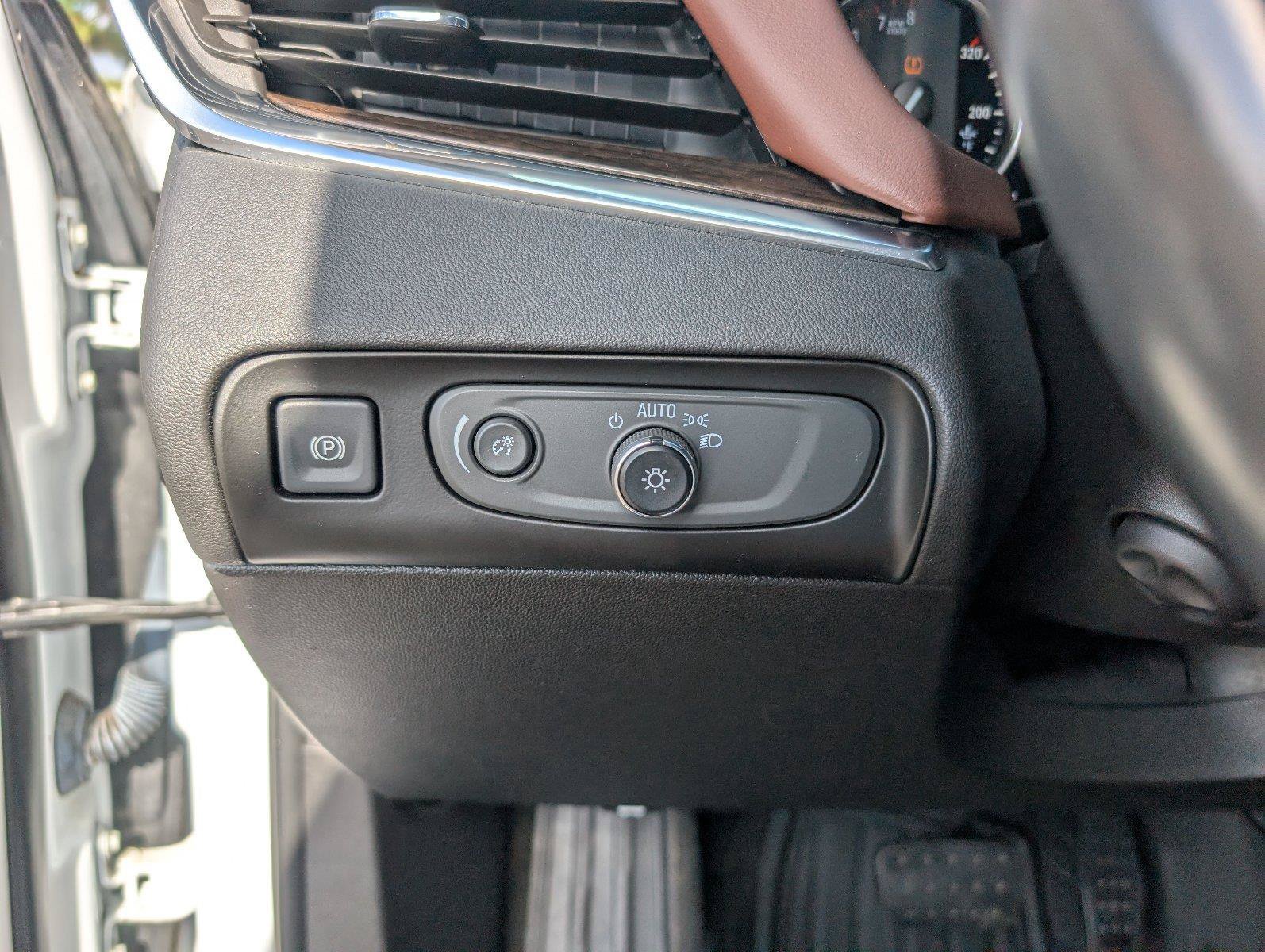 Used 2018 Buick Enclave Avenir w/ Avenir Technology Package FWD image 28