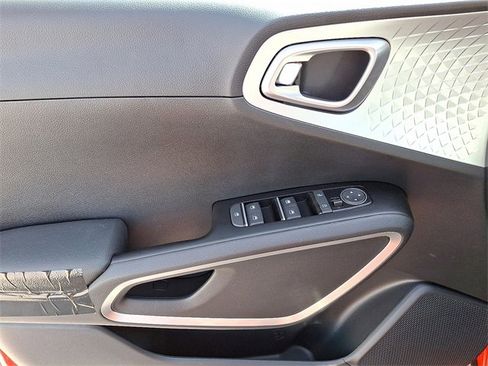 New 2025 Kia Soul LX w/ LX Technology Package image 8
